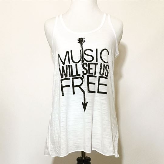 Music Will Set Us Free Women's Flowy Racerback Tank Top